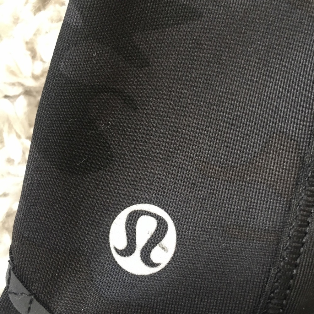 Lulu lemon size small black camo Capri legging